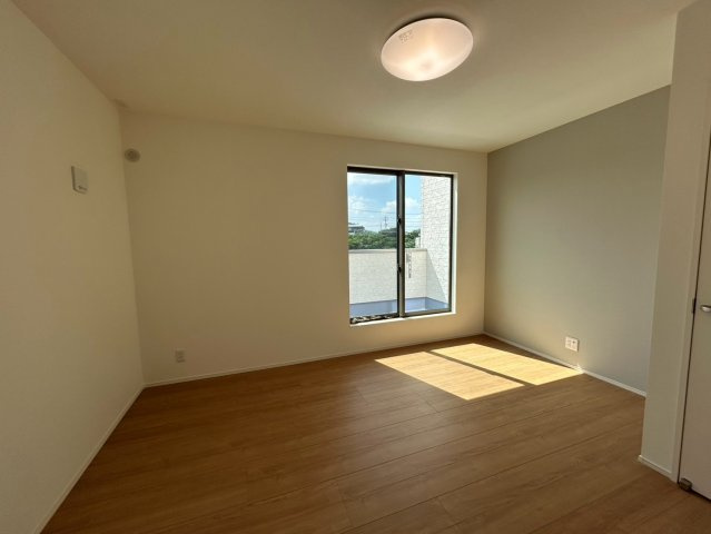 糸満市大里　１号棟　築浅戸建の洋室|洋室