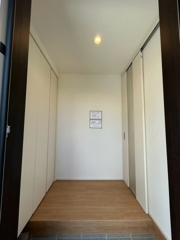 糸満市大里　１号棟　築浅戸建の玄関|玄関