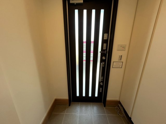 糸満市大里　１号棟　築浅戸建の玄関|玄関