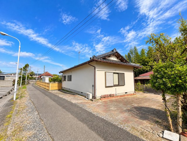 茂原市茂原　中古戸建の前面道路含む現地写真