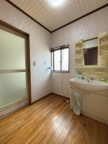 茂原市茂原　中古戸建の独立洗面台