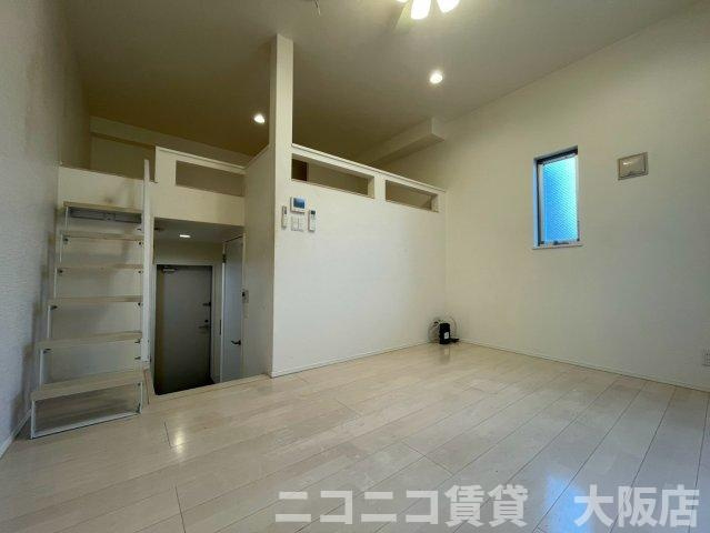 大阪市平野区平野市町２丁目のアパートの居間・リビング