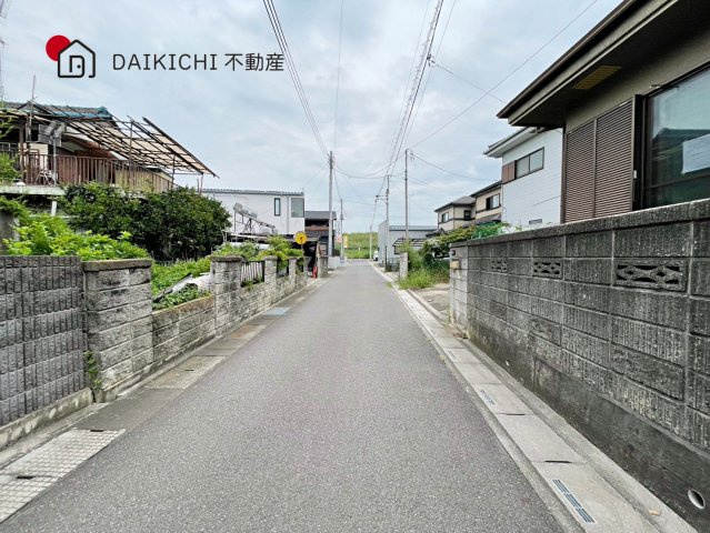 【前面道路含む現地写真】 | 加須市旗井　中古戸建