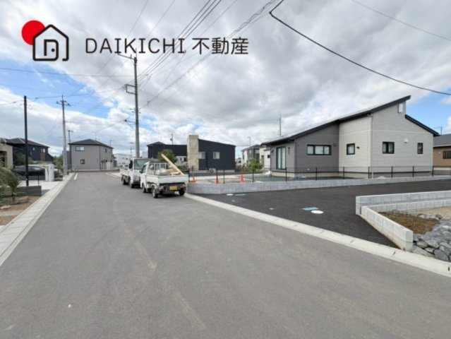 【前面道路含む現地写真】 | 加須市下高柳第3　CRADLE GARDEN　新築戸建　全3棟　2号棟