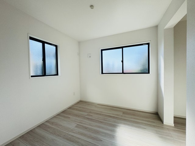 柏市柏新築戸建【高田小学校：7分】の子供部屋|5.6帖洋室