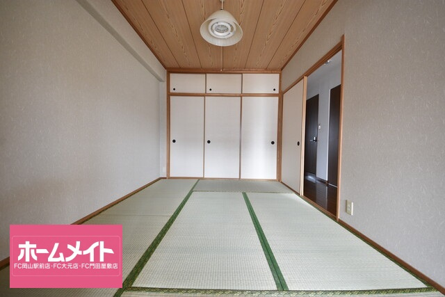 サーパス鹿田の和室