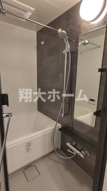 クレヴィアリグゼ錦糸町の浴室