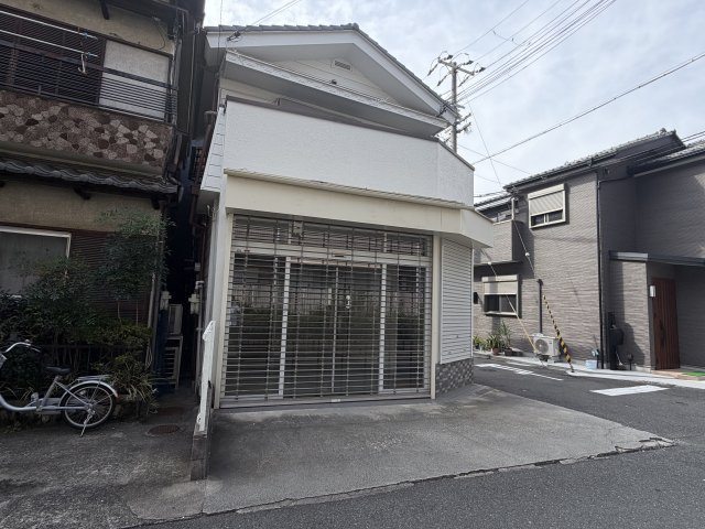 御厨東2丁目店舗の外観