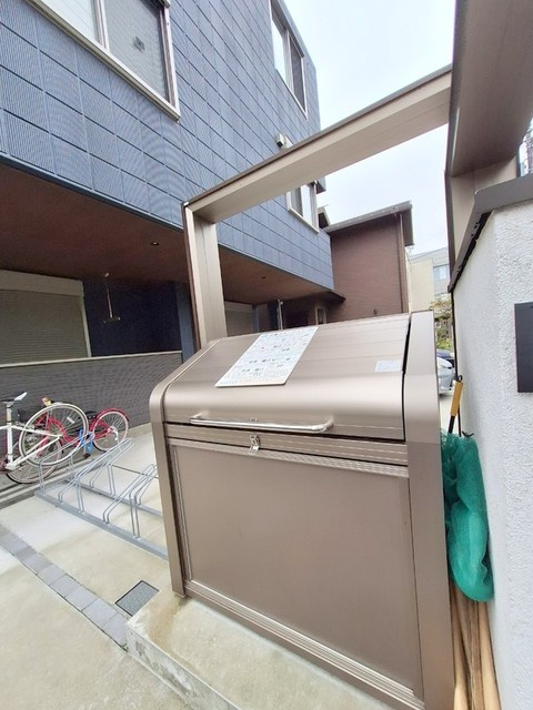 レジデンスｏｈａｎａのその他共用部分|★敷地内ごみストッカー★