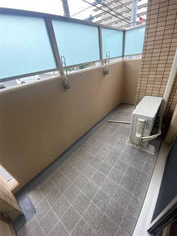 エスト東古松のバルコニー