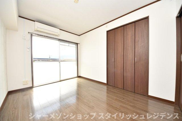 グリーンマンションの寝室