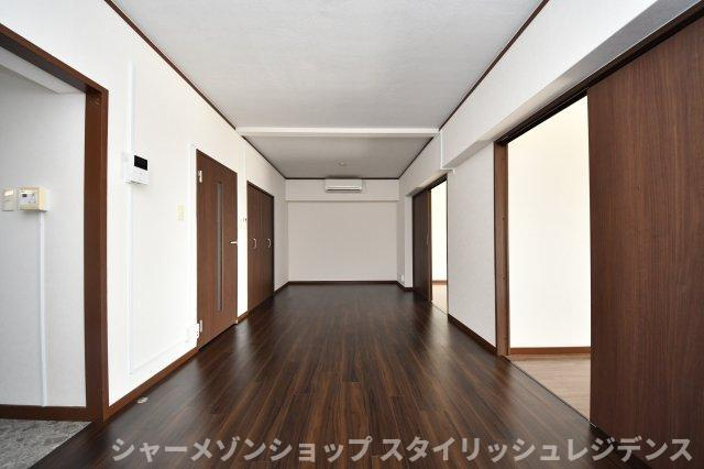 グリーンマンションの居間・リビング