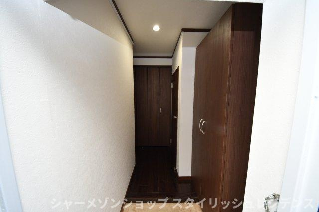 グリーンマンションの玄関