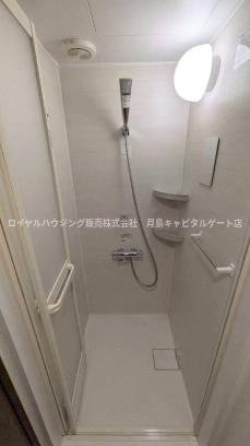 【シャワールーム】