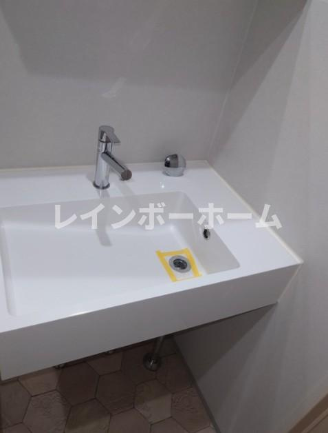 仲介手数料（賃料の1.10ヵ月）の50％OFF対象物件！の洗面所|忙しい朝には欠かせない洗面所です