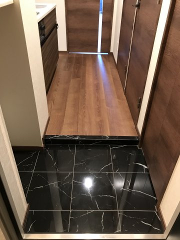 クレヴィスタ綾瀬Ⅱの玄関