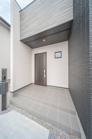 ワイウッドコート熊谷市柿沼第2期の玄関