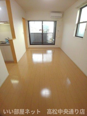 【居間・リビング】 | 宇多津町新開アパート