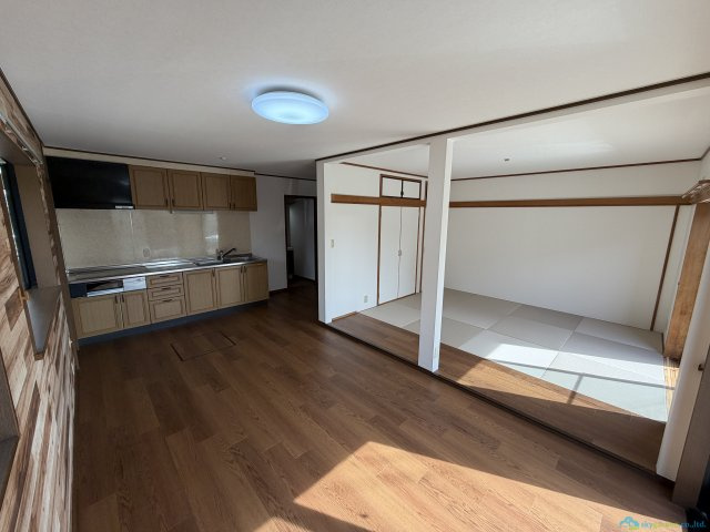 厚木市愛名　中古戸建の居間・リビング