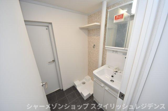 グリーンマンションの玄関