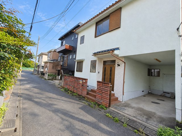越谷市　大成町6丁目　売地　全1区画の前面道路含む現地写真|前面道路含む現地写真です　※解体前