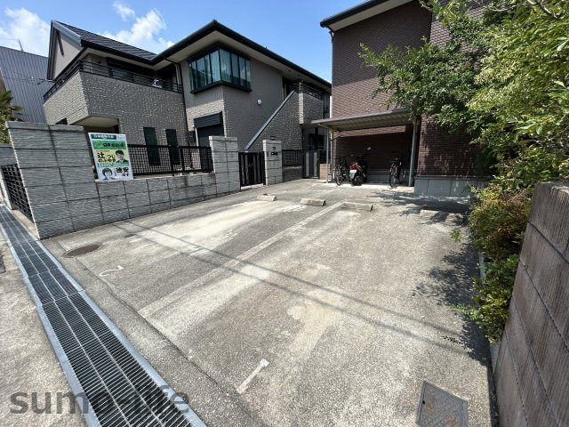 ハイズコート稲葉荘の駐車場