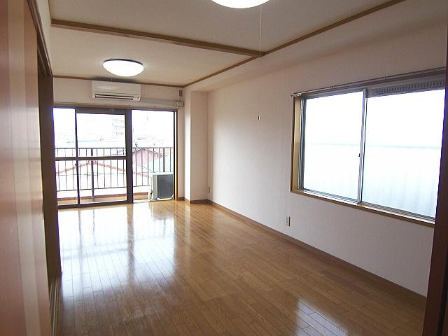 コーポ湊町の居間・リビング
