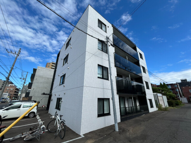 札幌市豊平区月寒西一条７丁目のアパート