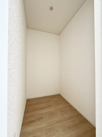 【Cradle Garden】　筑西市二木成　第２　全4邸の収納|〇４号棟　ウォークインクローゼット〇
大容量のウォークインクローゼット付きで大切なお洋服もしっかり収納できます♪
2026年10月撮影