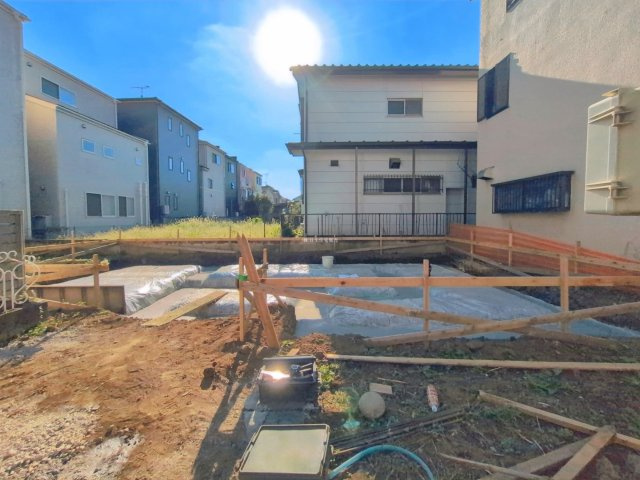 入間郡三芳町大字藤久保の新築一戸建の外観|2026年10月撮影　
安心の住宅性能評価書付き、ビルトイン車庫付き3SLDK新築一戸建て！