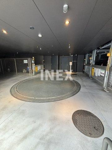 横浜市中区不老町２丁目の賃貸マンションの駐車場