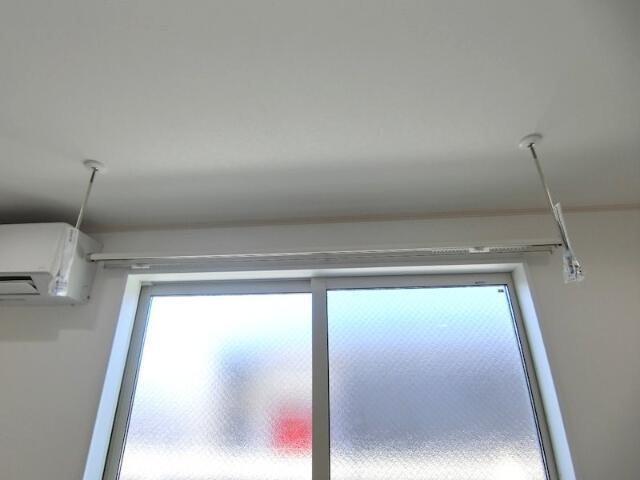 【内装】 | ハーミットクラブハウス衣笠ⅡＢ号棟 | 雨の日も安心、室内物干し付き！