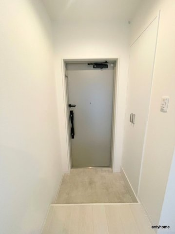 アウラ新大阪　仲介手数料無料の玄関