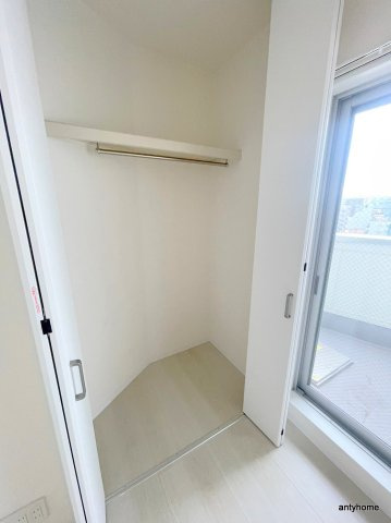 アウラ新大阪　仲介手数料無料の収納