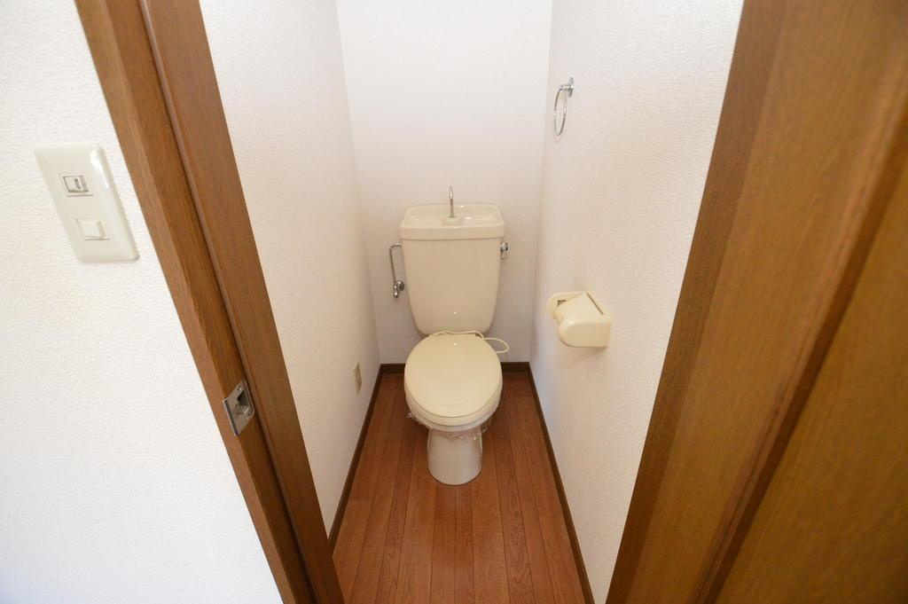 デューンのトイレ|トイレは温水洗浄に変更となります。