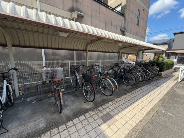 バンベール田神の駐輪場