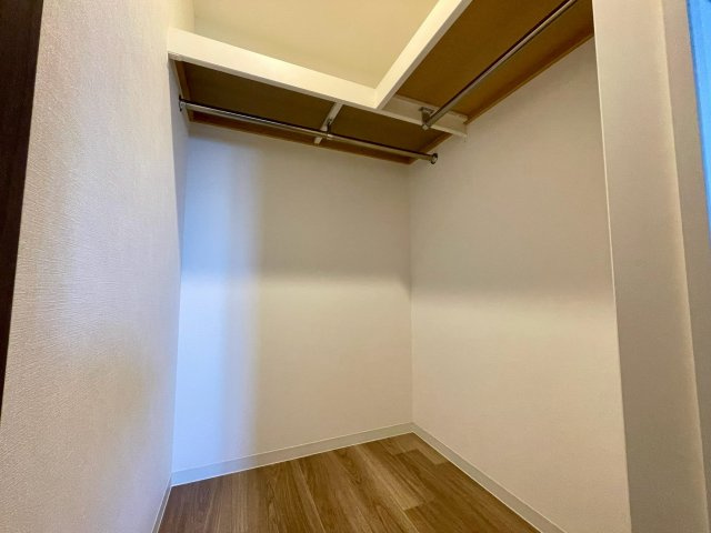 アルファステイツ熊本駅東の収納|ウォークインクロゼットも完備されおり荷物が多い方にもおすすめのお部屋です