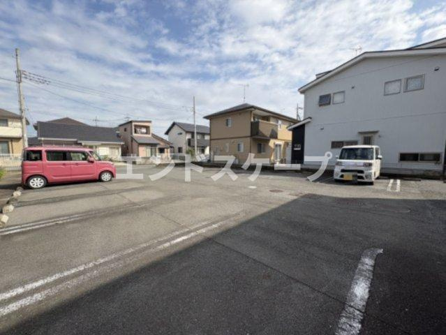 フェアリーテイルの駐車場|高崎、前橋のお部屋探しはエンドスケープまで！お客様の理想お聞かせ下さい♪