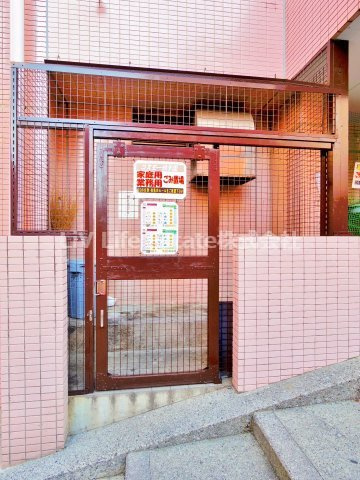 小平市学園西町２丁目の賃貸マンションの収納
