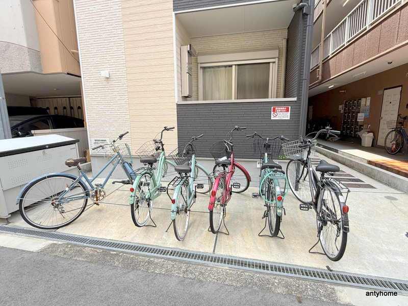 シャルマン相川　仲介手数料無料の駐車場