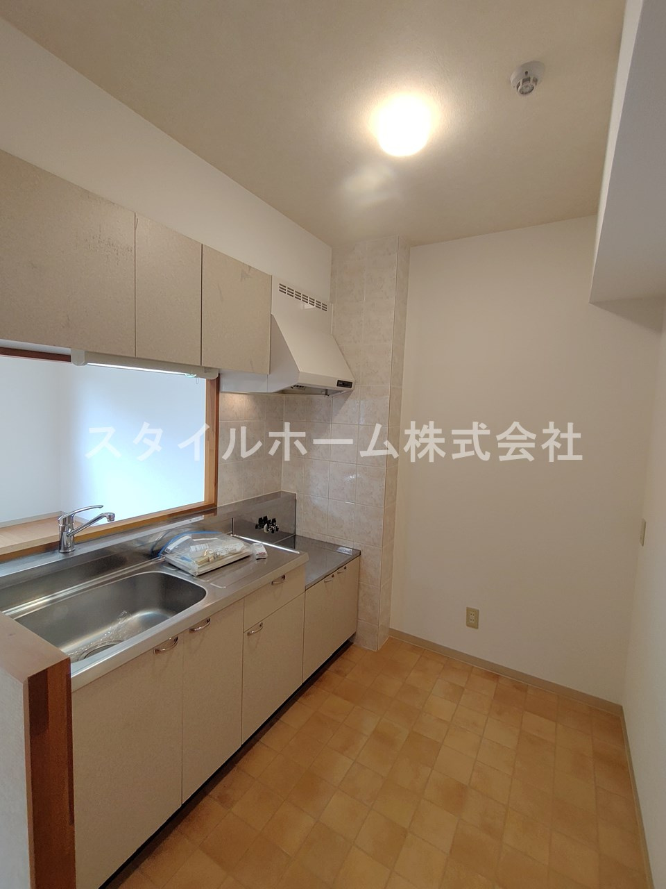 スターフィールドC館のキッチン|同建物内別部屋の写真です。