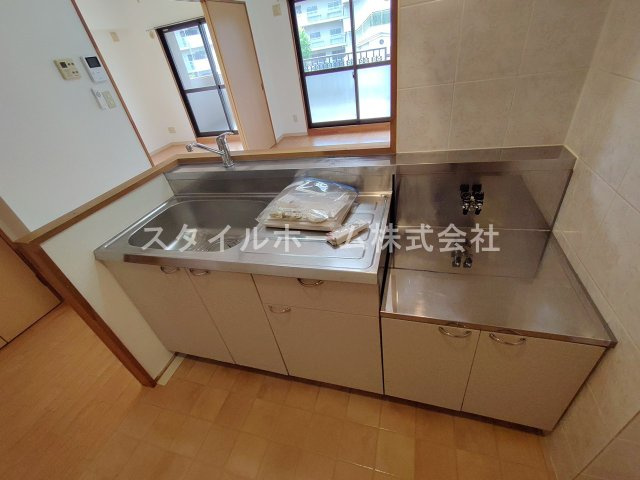 スターフィールドC館のキッチン|同建物内別部屋の写真です。