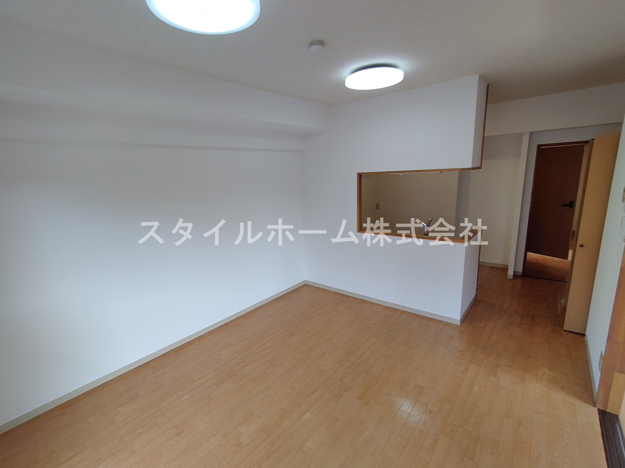 スターフィールドC館の居間・リビング|同建物内別部屋の写真です。