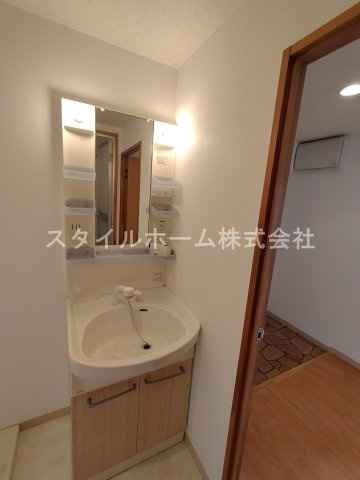 スターフィールドC館の洗面所|同建物内別部屋の写真です。