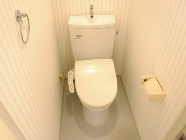 サンワールドのトイレ|他のお部屋の参考写真となります。