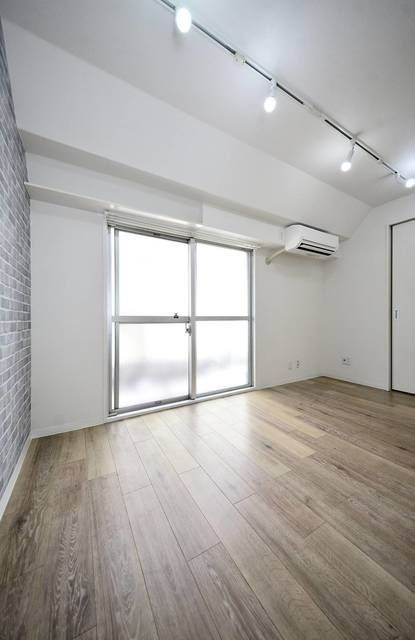三軒茶屋マンションの洋室