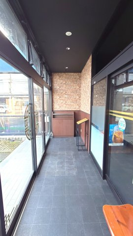 魚津市吉島貸店舗(飲食店)の玄関