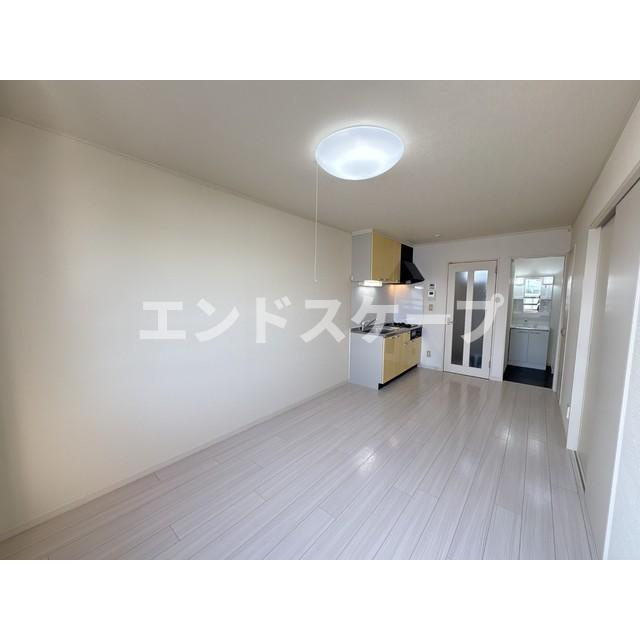SPRING　FEELSの居間・リビング|高崎、前橋のお部屋探しはエンドスケープまで！お客様の理想お聞かせ下さい♪