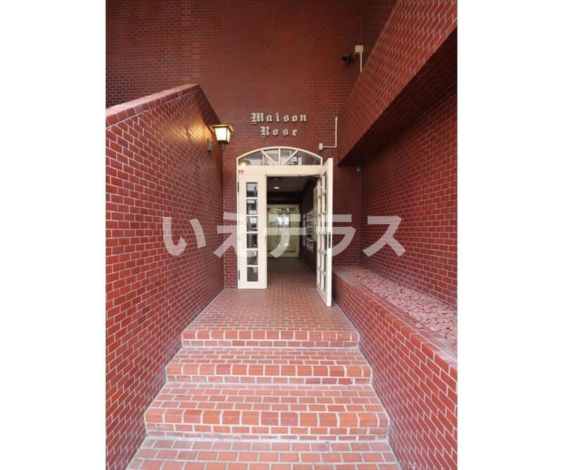 メゾンロージェのロビー