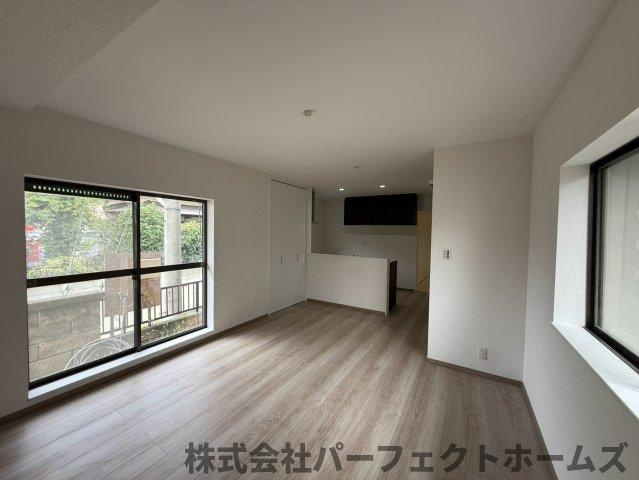 【居間・リビング】の画像